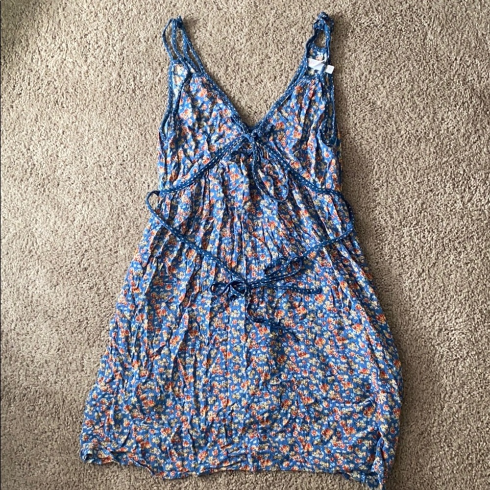 Blue flowing dress with pockets